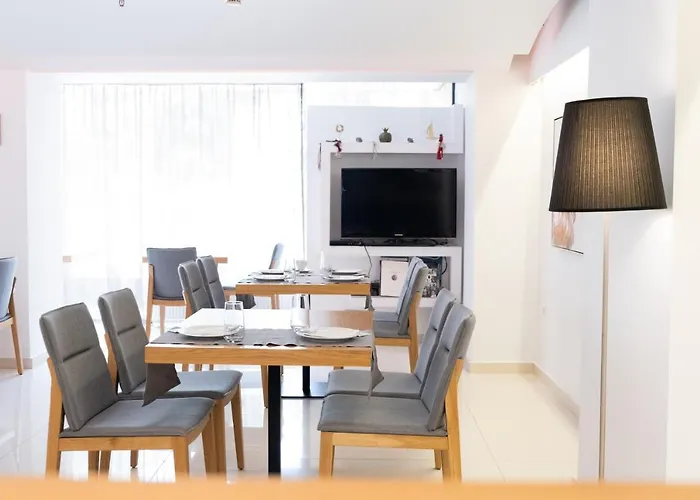 מלון דירות Loft 3*